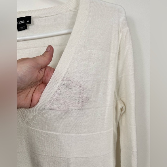 Icône linen-cotton white vneck summer, Msheer, long sleeves Coastal Clean Chic - Picture 4 of 9